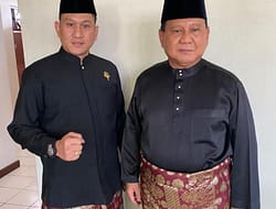 Bapak Agus Gombong bersama Bapak Prabowo.fhoto dok istimewa.